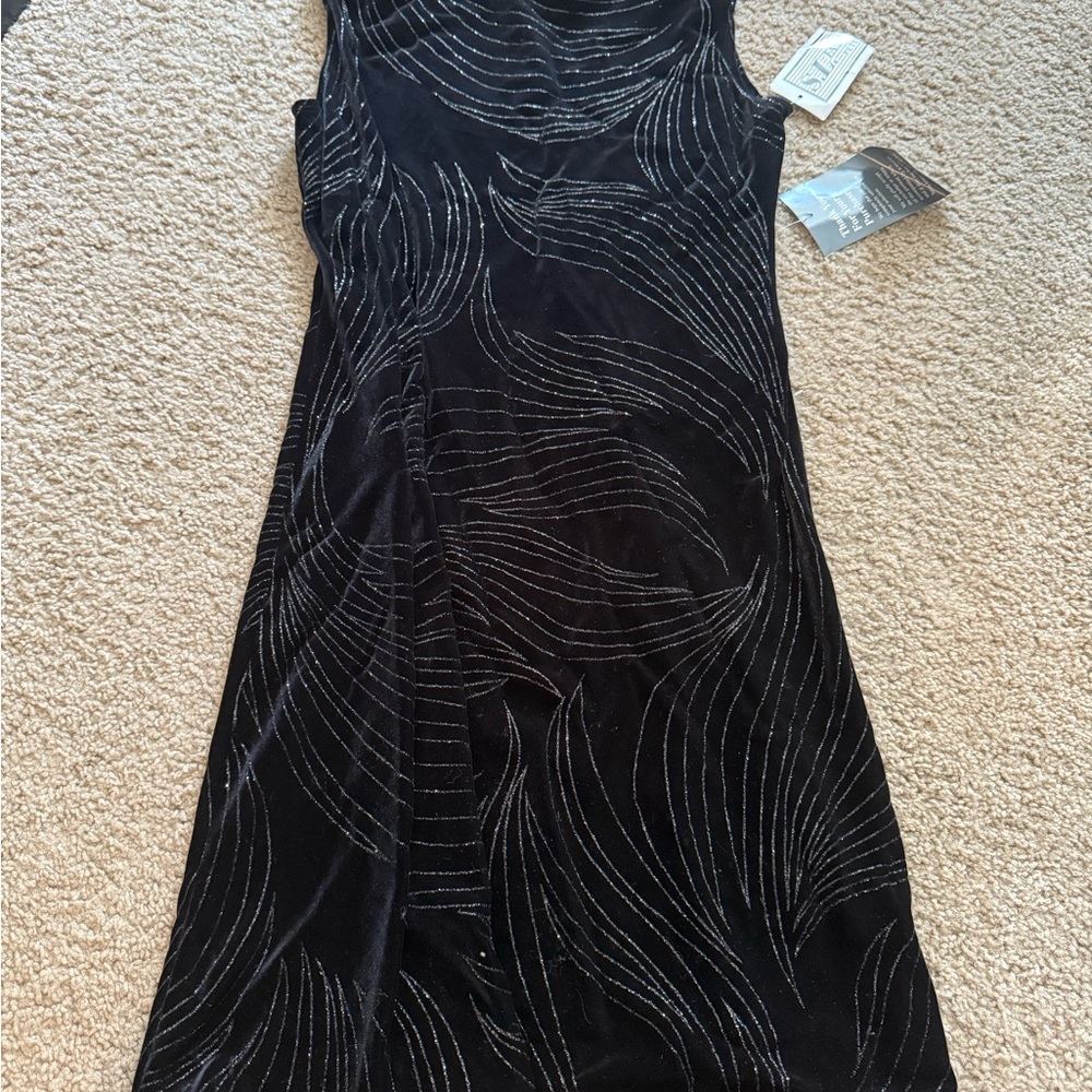 Elegant Velvet Black Sleeveless Dress
